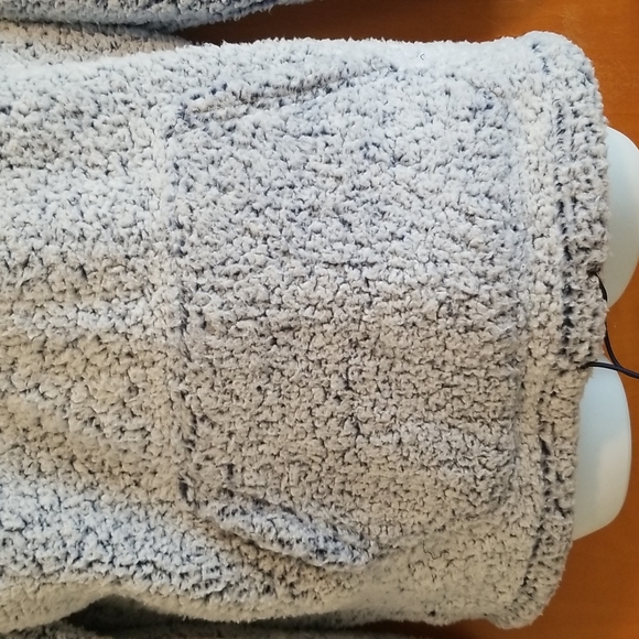 NEW Serra Ladies Quarter Zip Sherpa Pullover Pouch Pocket Size Small - Picture 4 of 10